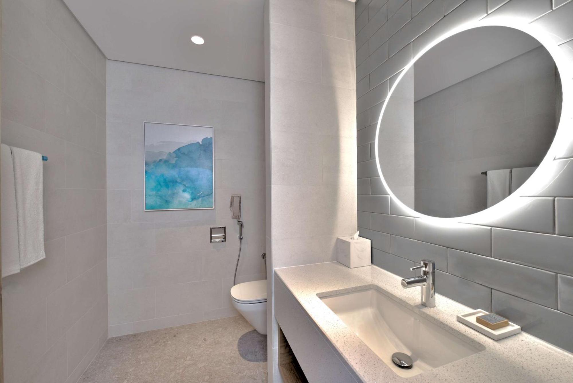 Hilton Garden Bahrain Bay Отель