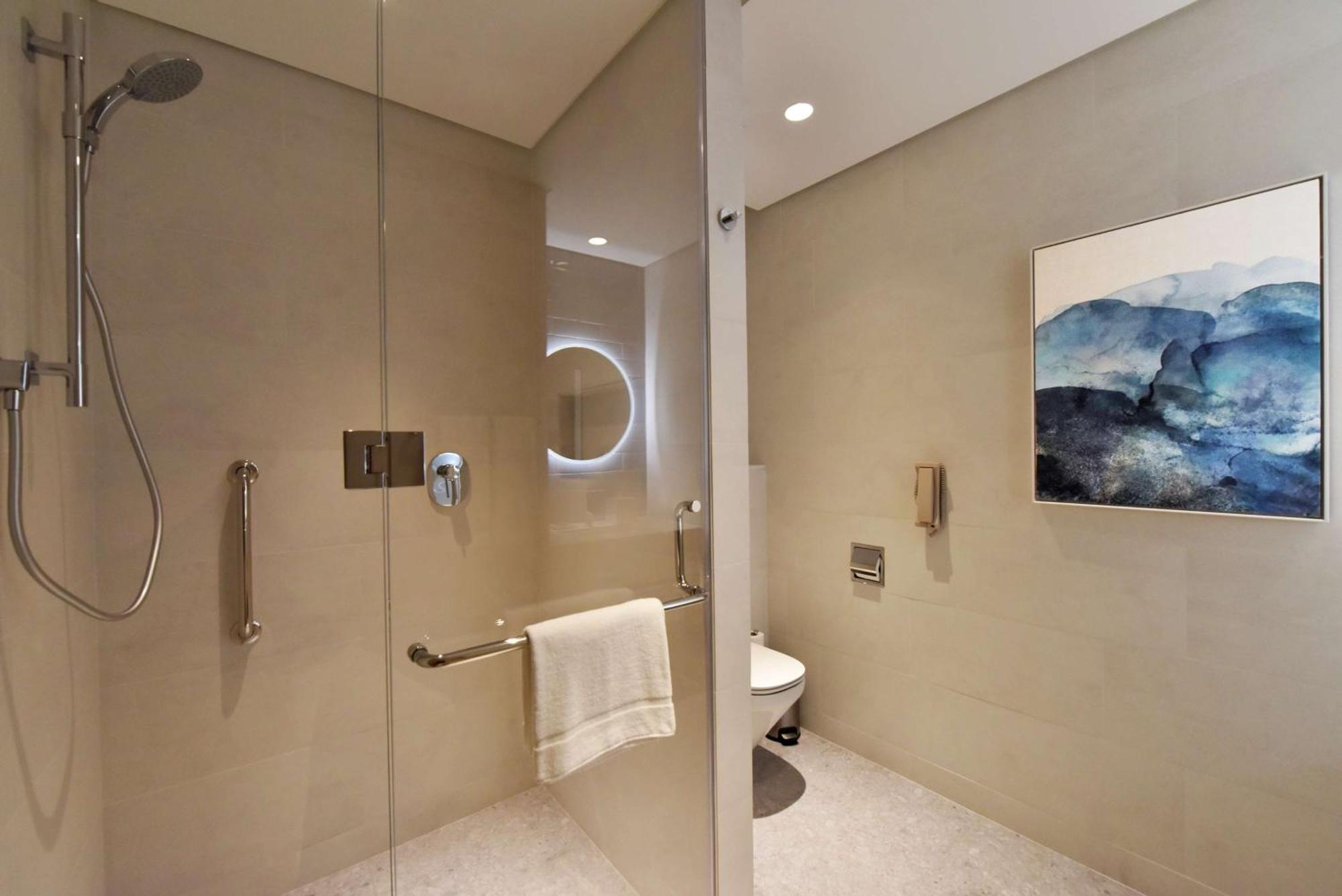 Hotel Hilton Garden Bahrain Bay 4*