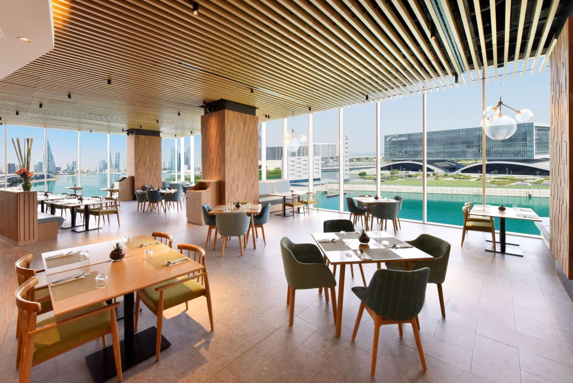 Отель Hilton Garden Bahrain Bay